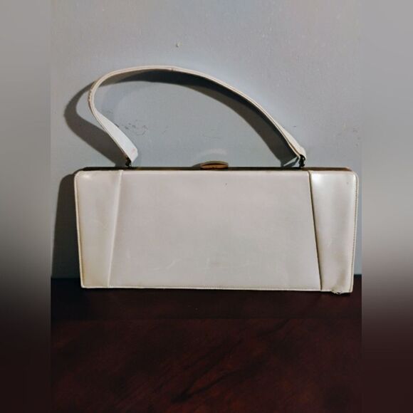 White Structured Clutch with Geometric Design - Picture 1 of 12